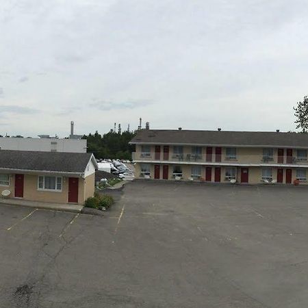 Hotel Motel Hospitalite Lévis エクステリア 写真